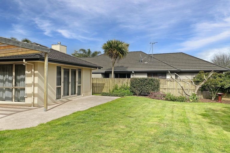 Photo of property in 8 Nielsen Gardens, Rototuna, Hamilton, 3210