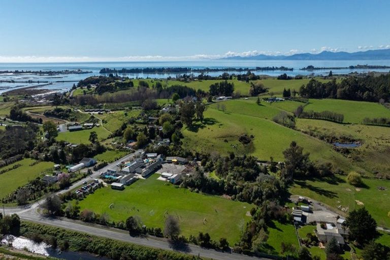 Photo of property in 16 School Road, Lower Moutere, Upper Moutere, 7175