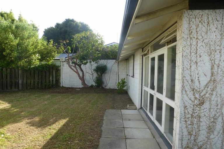 Photo of property in 1/11 Maidstone Road, Ilam, Christchurch, 8041