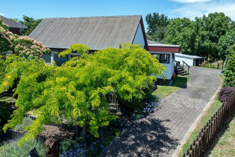 Photo of property in 15 Kempton Place, Richmond Heights, Taupo, 3330