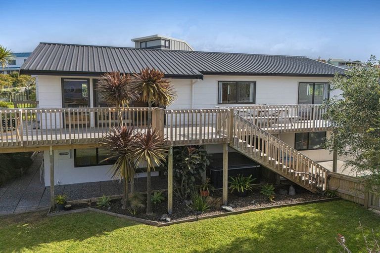 Photo of property in 18 Hinemoa Place, Snells Beach, 0920