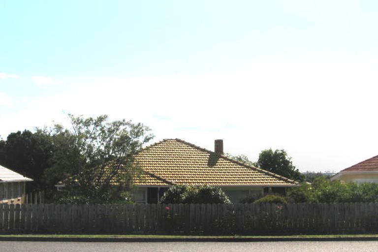 Photo of property in 99 Astley Avenue, New Lynn, Auckland, 0600