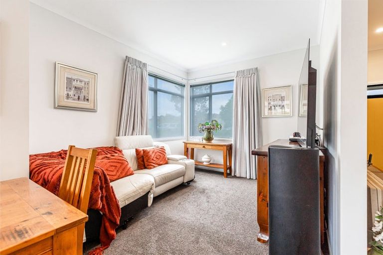 Photo of property in 16 Kauri Amber Road, Westgate, Auckland, 0614