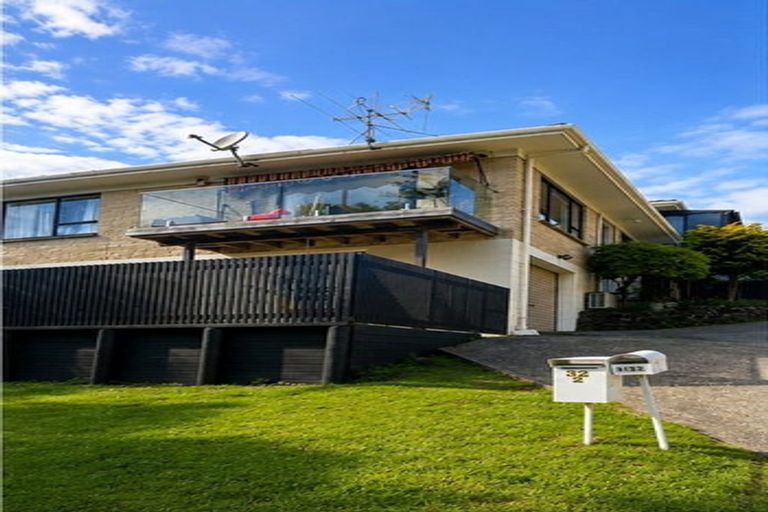 Photo of property in 1/32 Velma Road, Hillcrest, Auckland, 0627