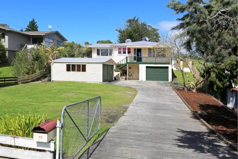 Photo of property in 11 Pine Avenue, Henderson, Auckland, 0612