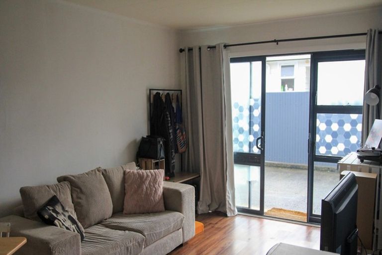 Photo of property in 2/43 Leighton Avenue, Waiwhetu, Lower Hutt, 5010