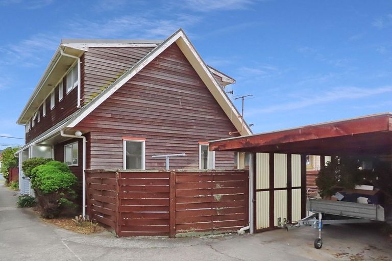 Photo of property in 2/15 Douglas Street, Waiwhetu, Lower Hutt, 5010