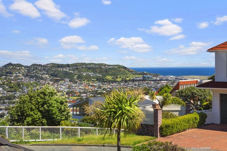 Photo of property in 1 Tamahine Street, Maupuia, Wellington, 6022