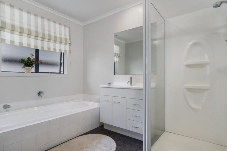 Photo of property in 213 Castlewold Drive, Bethlehem, Tauranga, 3110