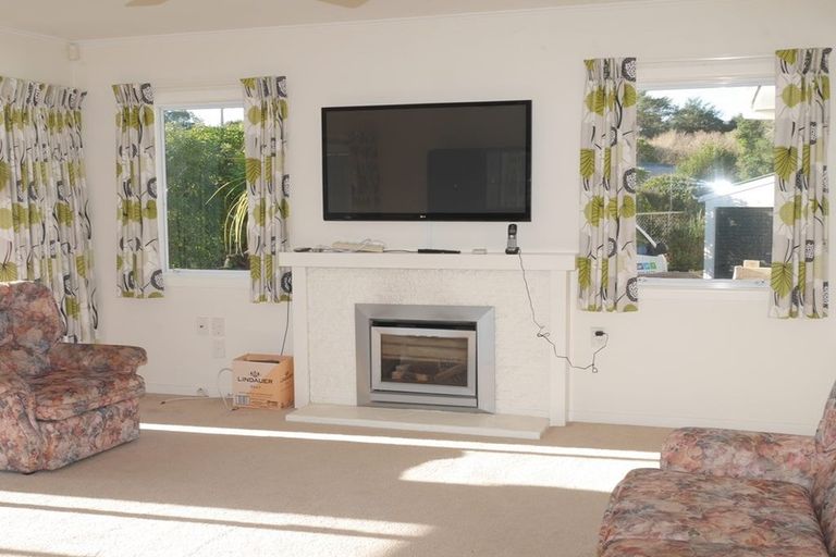 Photo of property in 151 Te Moana Road, Waikanae, 5036