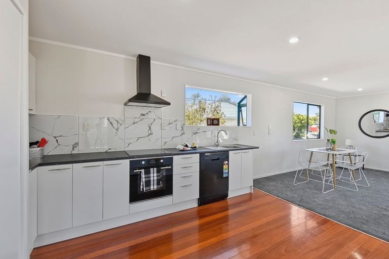 Photo of property in 21 Phoenix Place, Papatoetoe, Auckland, 2025