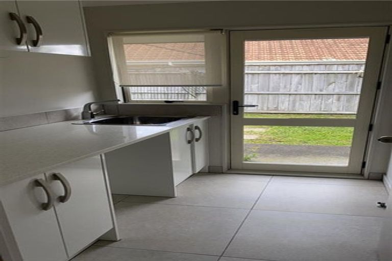 Photo of property in 2 Vidiri Court, Flat Bush, Auckland, 2019