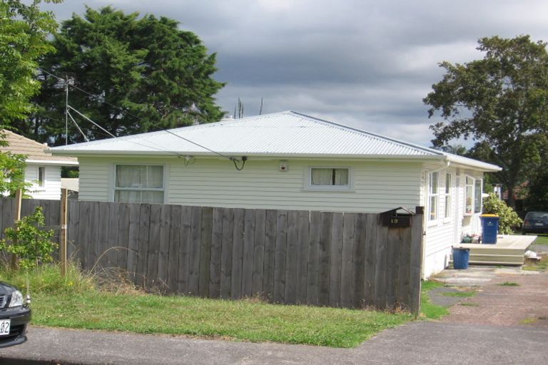 Photo of property in 13 Laura Street, Kelston, Auckland, 0602