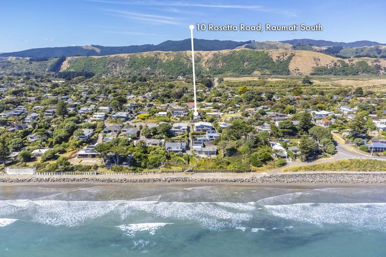 Photo of property in 10 Rosetta Road, Raumati South, Paraparaumu, 5032
