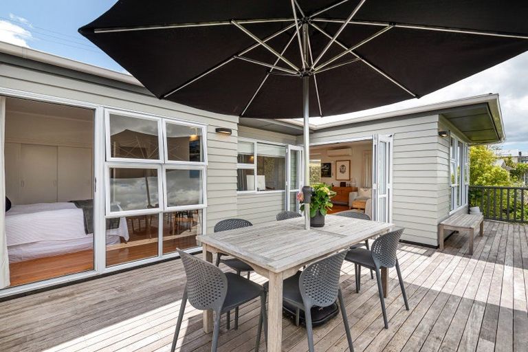 Photo of property in 40 Peter Terrace, Castor Bay, Auckland, 0620