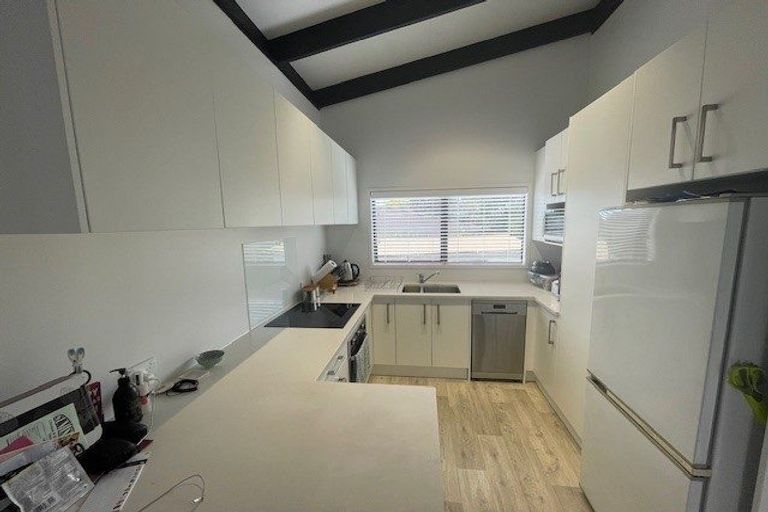 Photo of property in 6 Andros Place, Unsworth Heights, Auckland, 0632