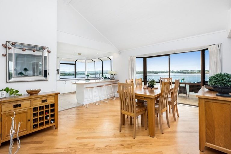 Photo of property in 23 Cumbrian Place, Conifer Grove, Takanini, 2112