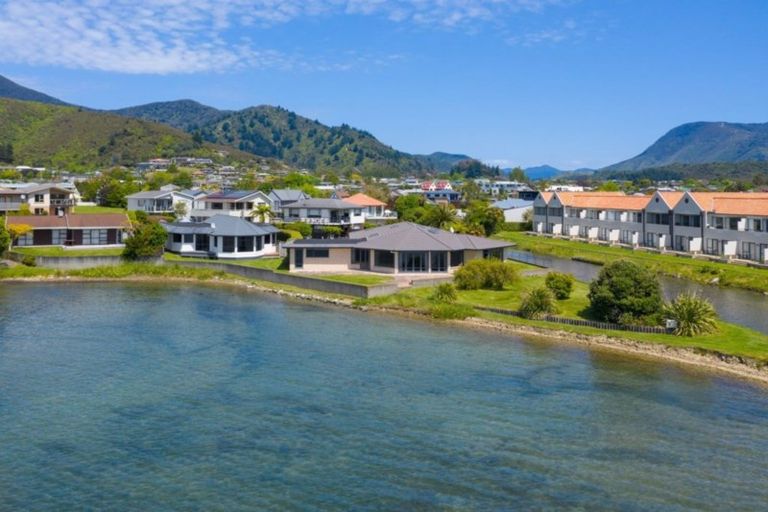 Photo of property in 291b Waikawa Road, Waikawa, Picton, 7220