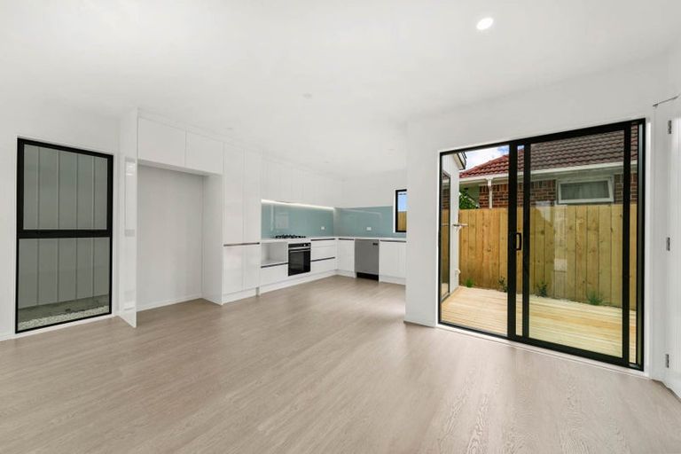Photo of property in 90b Seymour Road, Sunnyvale, Auckland, 0612