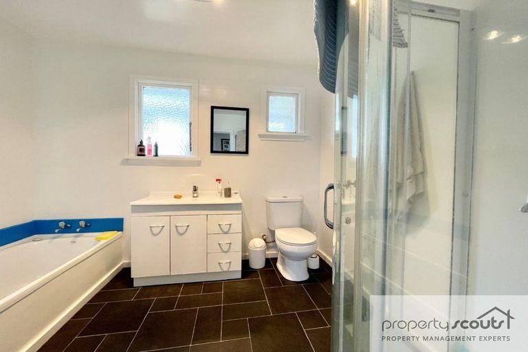 Photo of property in 10 Moana Crescent, Blagdon, New Plymouth, 4310