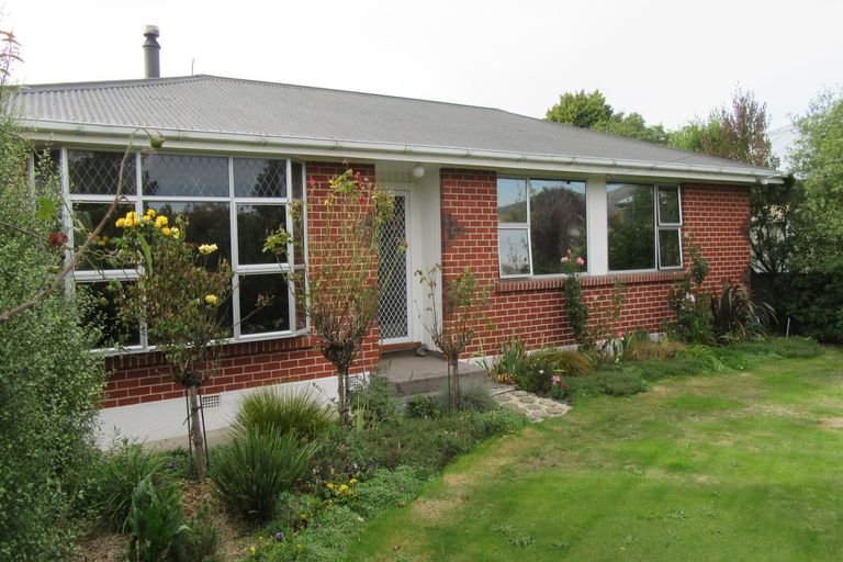 Photo of property in 11 Holmes Street, Waimate, 7924