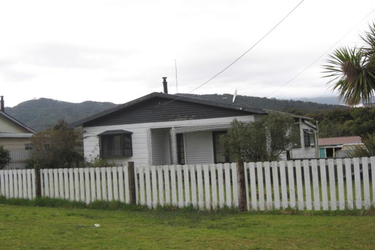 Photo of property in 8 Ranfurly Street, Runanga, 7803