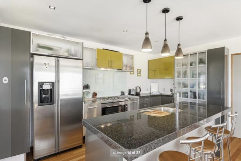 Photo of property in 2/55 Parr Terrace, Castor Bay, Auckland, 0620