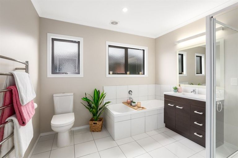 Photo of property in 3 Nelson Avenue, Aotea, Porirua, 5024