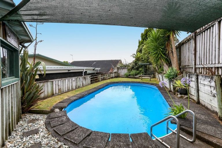 Photo of property in 100 Heta Road, Highlands Park, New Plymouth, 4312