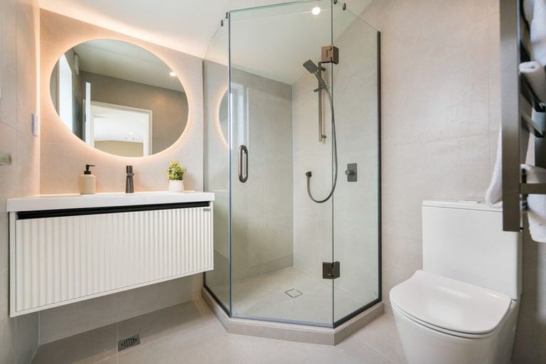 Photo of property in 6d Law Street, Torbay, Auckland, 0630