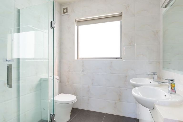 Photo of property in 38a Mark Edward Drive, Half Moon Bay, Auckland, 2012