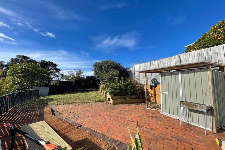 Photo of property in 1/2 Danbury Drive, Torbay, Auckland, 0630