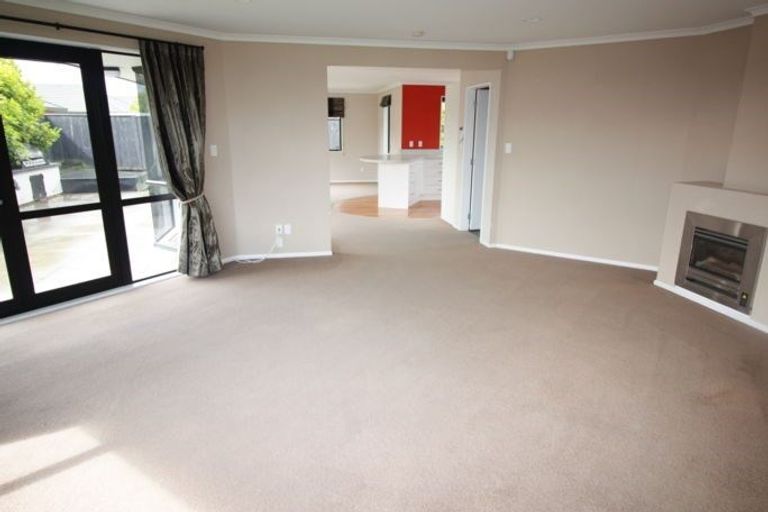 Photo of property in 17 Cleveland Heights, Kelvin Grove, Palmerston North, 4414