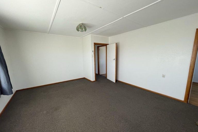 Photo of property in 14 Omori Place, Castlecliff, Whanganui, 4501