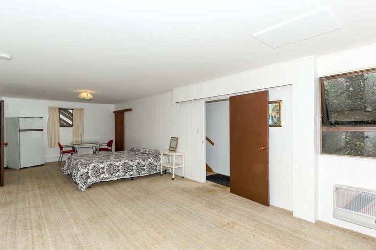 Photo of property in 12 Ridge Lane, New Plymouth, 4310