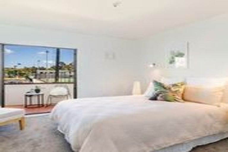 Photo of property in Norfolk Apartments, 7 Ramsgate Terrace, Mairangi Bay, Auckland, 0630