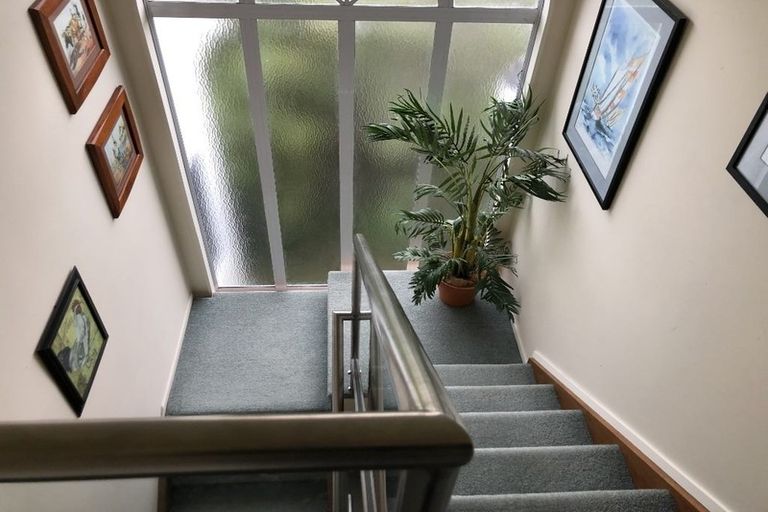 Photo of property in 4 Portal Place, Murrays Bay, Auckland, 0630