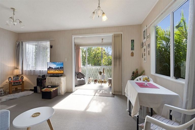 Photo of property in 28 Glynnbrooke Street, Te Atatu South, Auckland, 0610