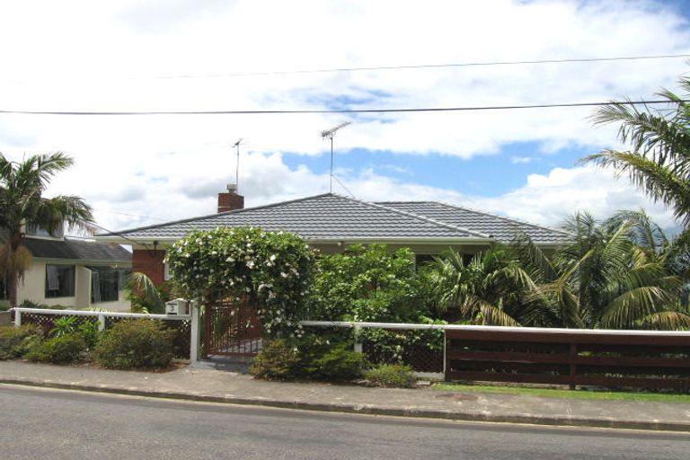 Photo of property in 3 Wakanui Street, Birkenhead, Auckland, 0626