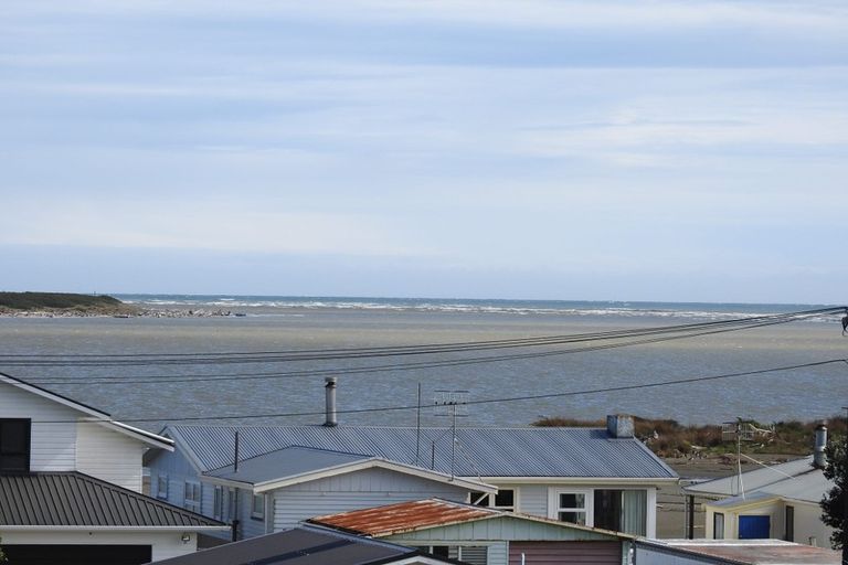 Photo of property in 6 Roore Street, Foxton Beach, Foxton, 4815