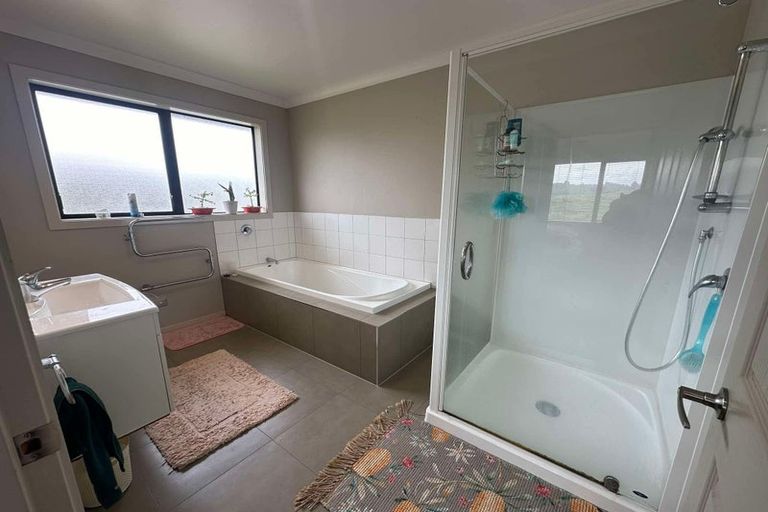 Photo of property in 89 Te Puia Drive, Aotea, Porirua, 5024