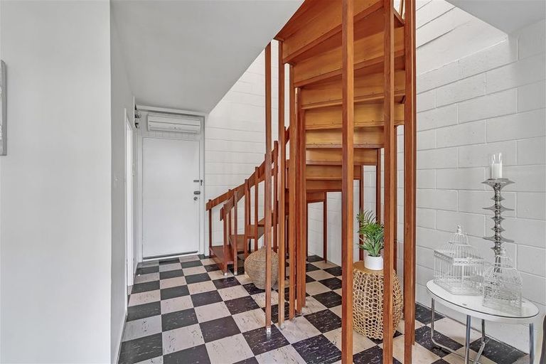 Photo of property in 1/99 Aikmans Road, Merivale, Christchurch, 8014