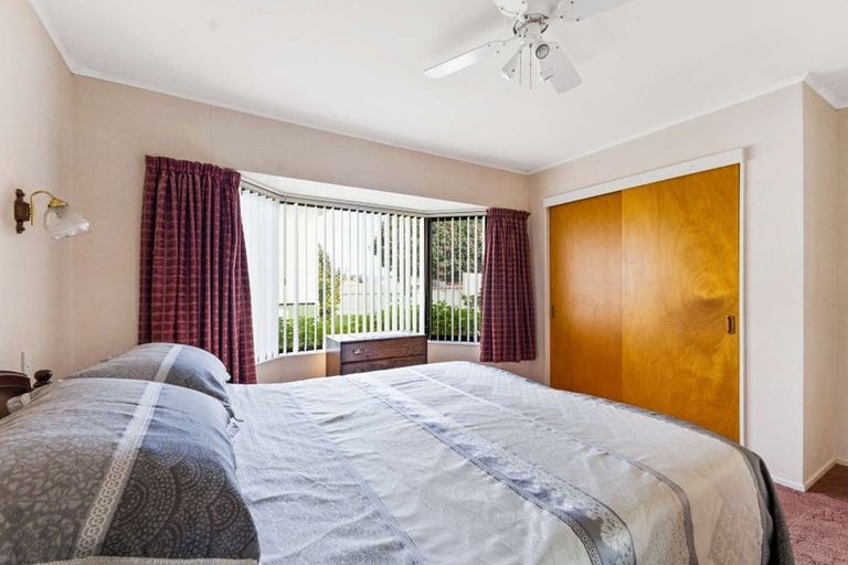 Photo of property in 1/478 Devon Street East, Strandon, New Plymouth, 4312