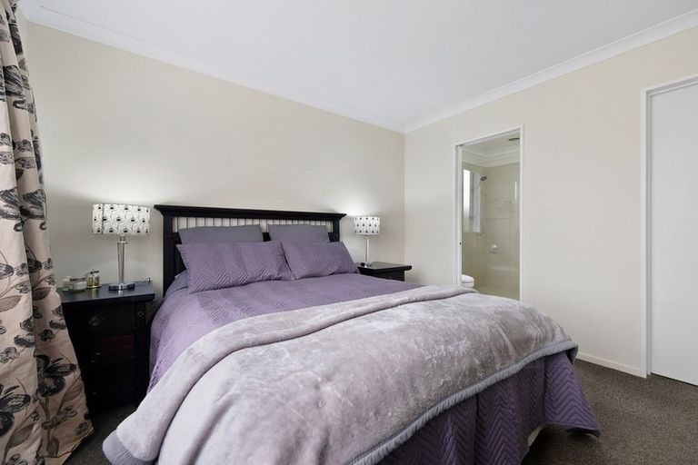 Photo of property in 19 Pounamu Place, Pegasus, 7612