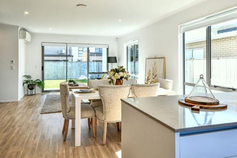 Photo of property in 9 Waituarua Drive, Takanini, 2112