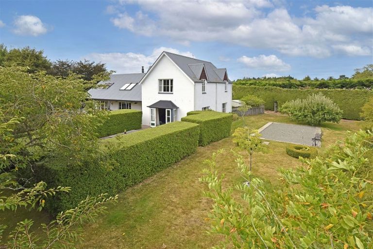 Photo of property in 8 Whitewood Crescent, West Melton, Christchurch, 7675