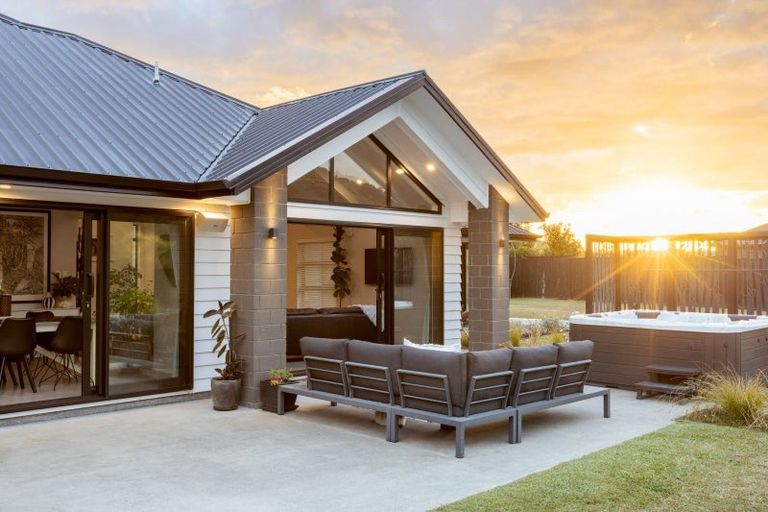 Photo of property in 18 Parlane Drive, Huapai, Kumeu, 0810