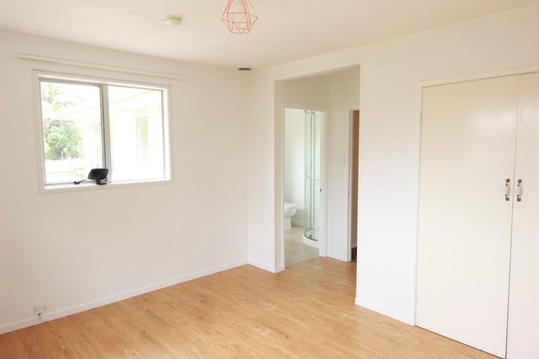 Photo of property in 17 Cunliffe Place, Glenfield, Auckland, 0629