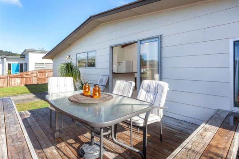 Photo of property in 215 Hauturu Street, Whangamata, 3620