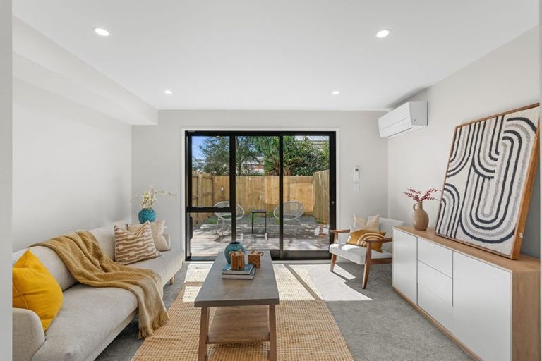 Photo of property in 2/7 Gresford Street, Edgeware, Christchurch, 8013